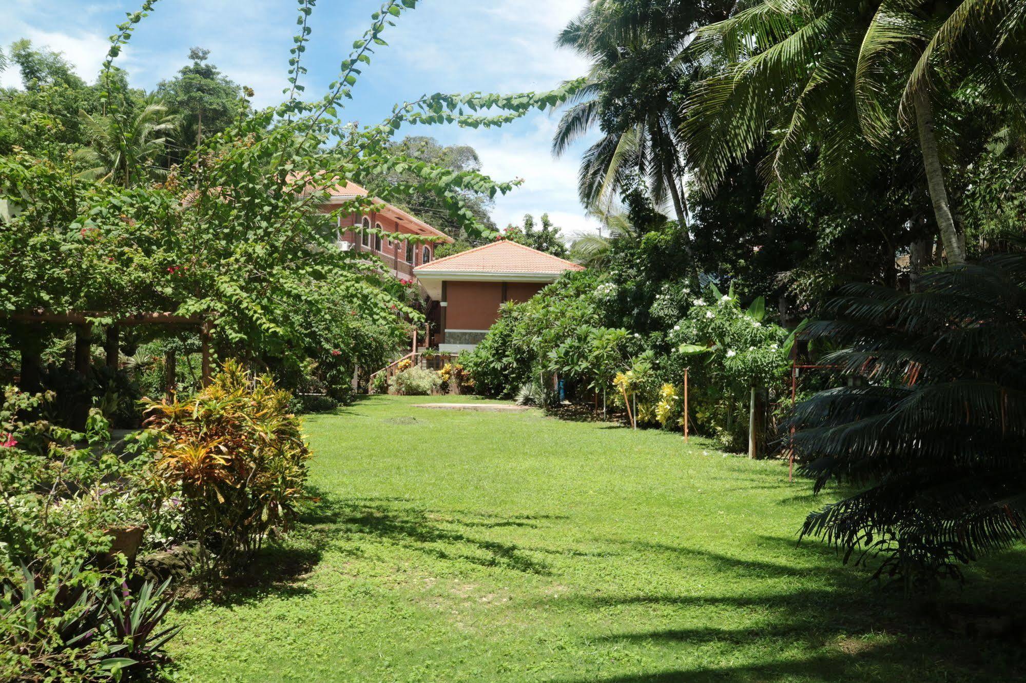 Jannah Glycel Beach House Hotel Guimaras Exterior photo
